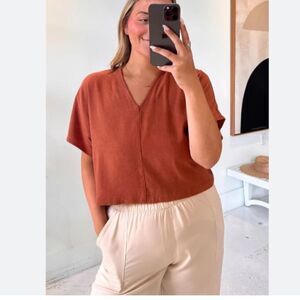 Universal thread crop blouse size large in distressed rust